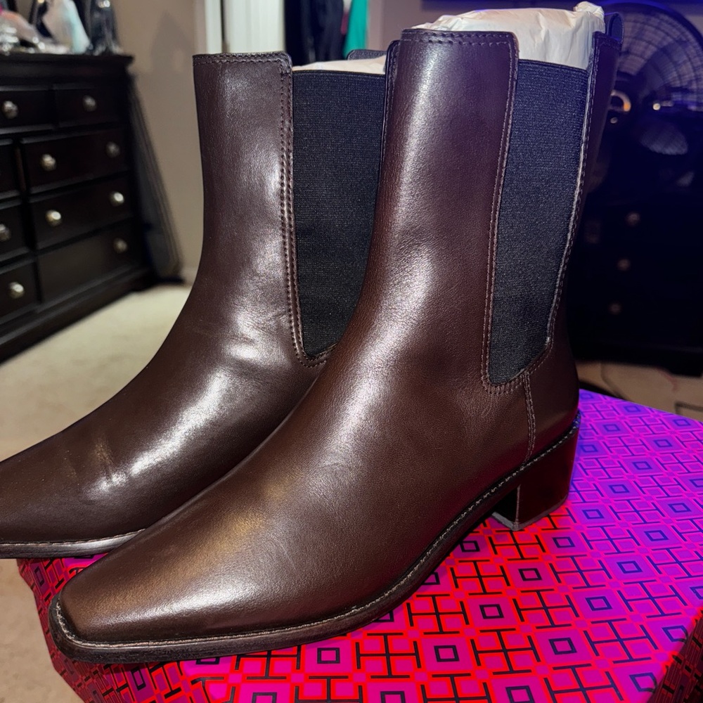 Tory Burch Chelsea low cut boots